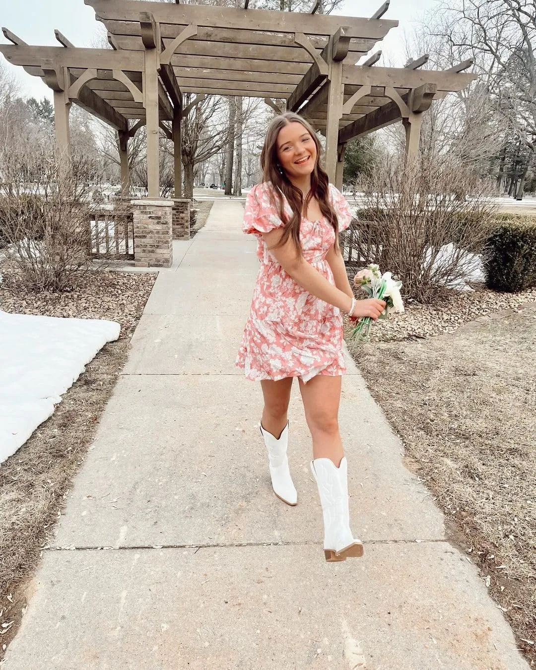 Arromic Wide Calf Cowboy Boots Women Western Cowgirl Boots Square Toe Mid Calf Embroidered Pull on Chunky Heel Fashion Boots