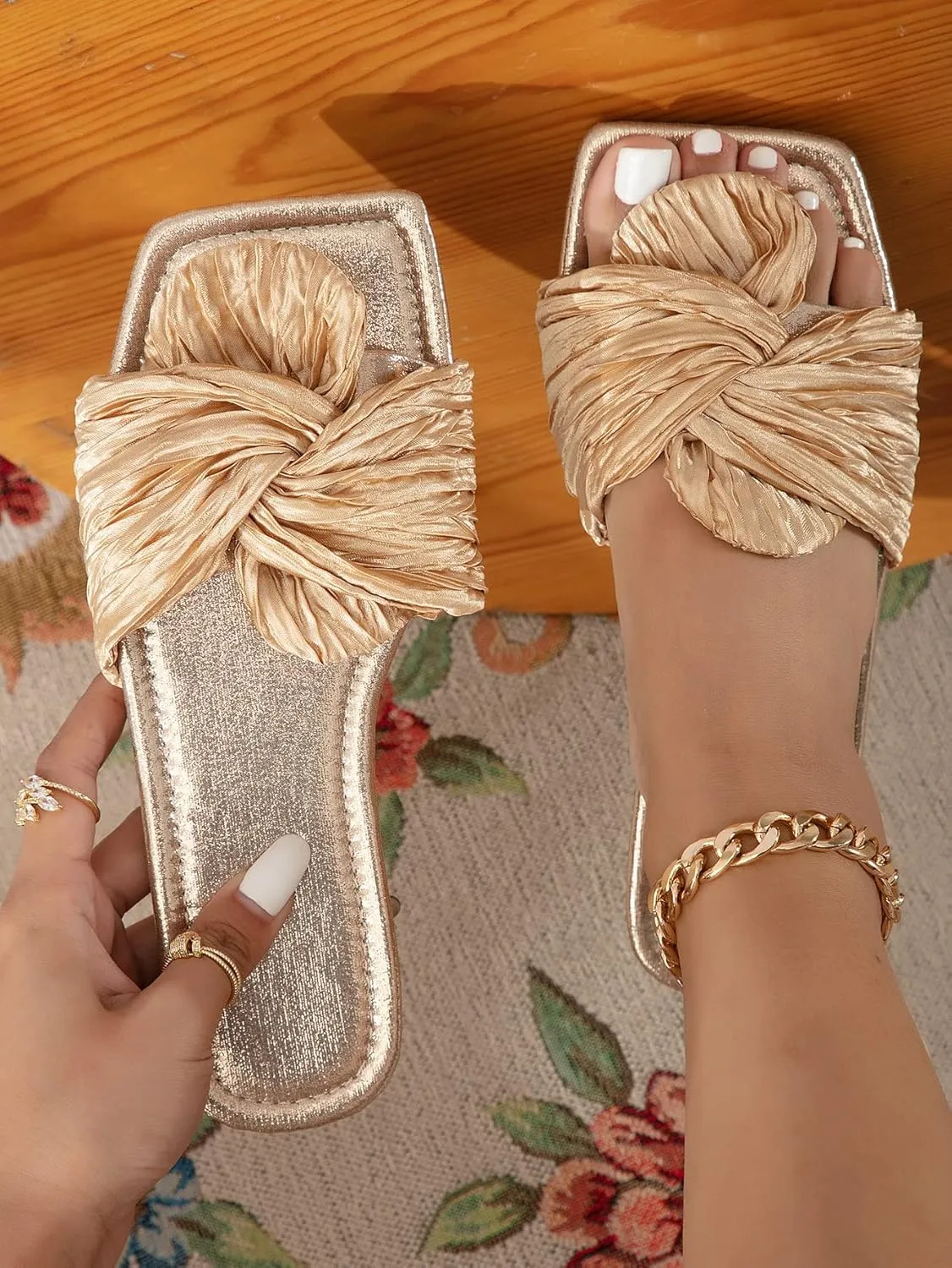 GORGLITTER Women's Metallic Twist Fla Sandals Open Toe Slide Slippers Sandals