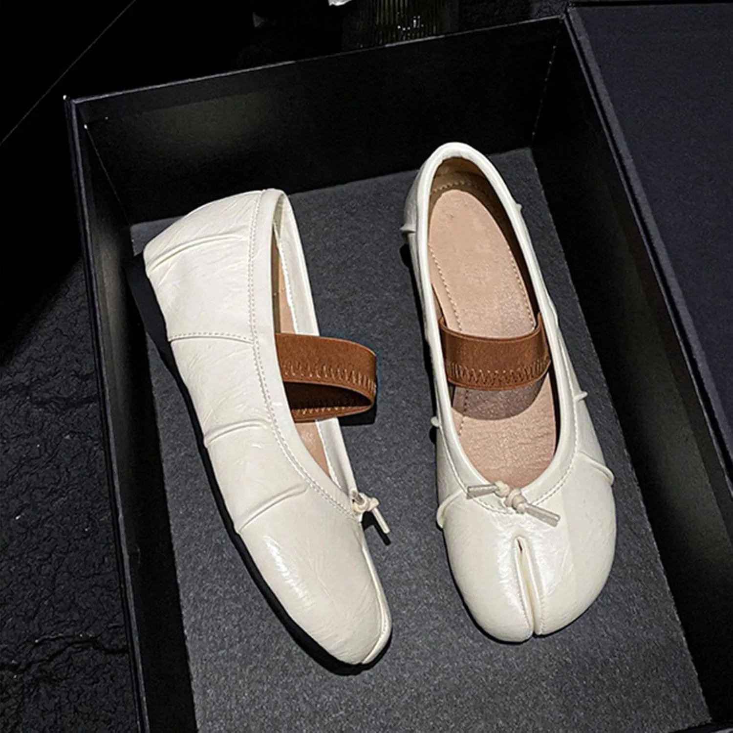 KOKOMOMO Split Toe Ballet Flats for Women Japanese Tabi Shoes Comfortable Flat Ballerina Shoe Low Heel Light Weight Walking Office Dress Shoes