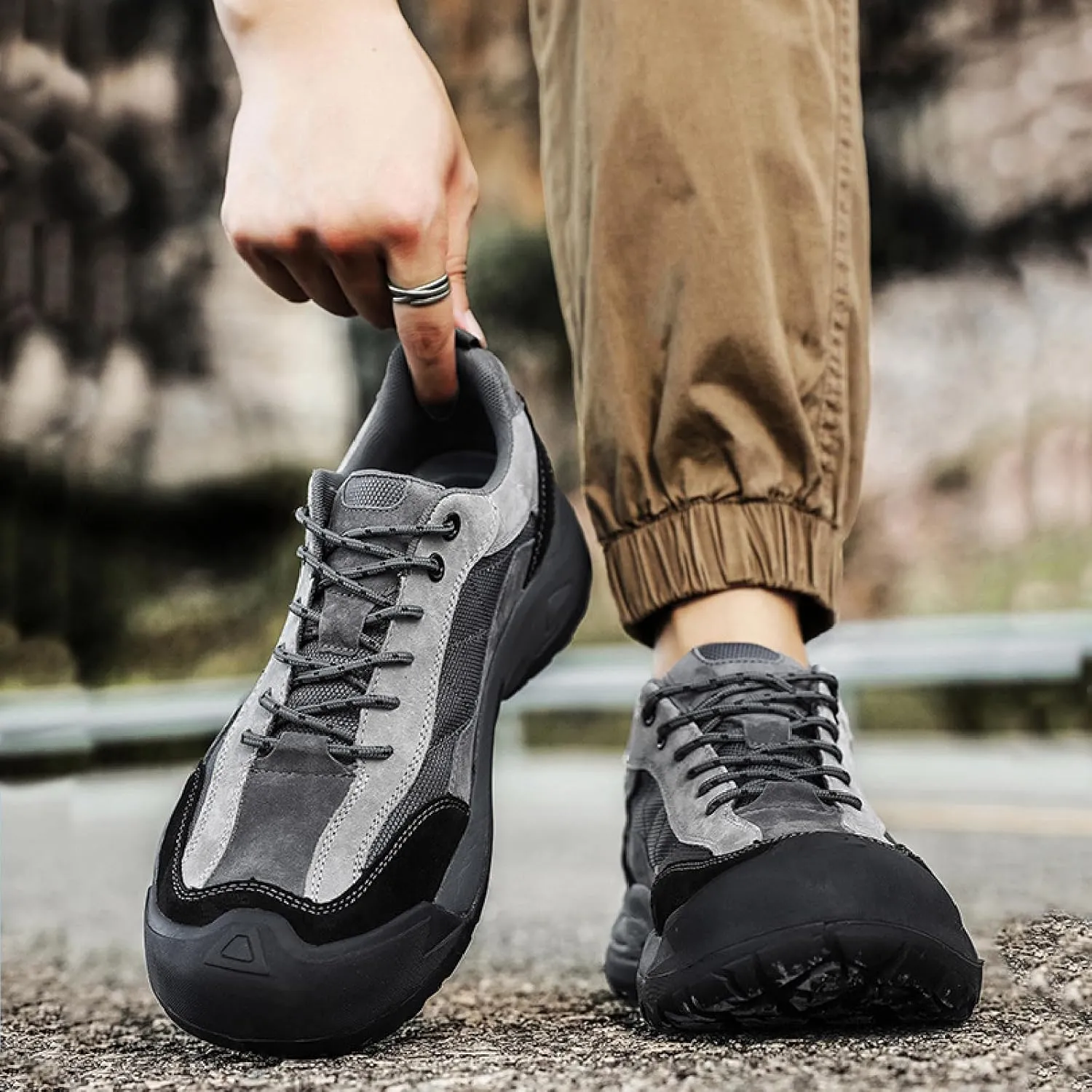 Men's Genuine Leather Waterproof Hiking Shoes Casual Lace Up Comfortable Protective Cap Toe Non-Slip Platform Trekking Sneakers for Outdoor Trailing Camping Walking Shoes