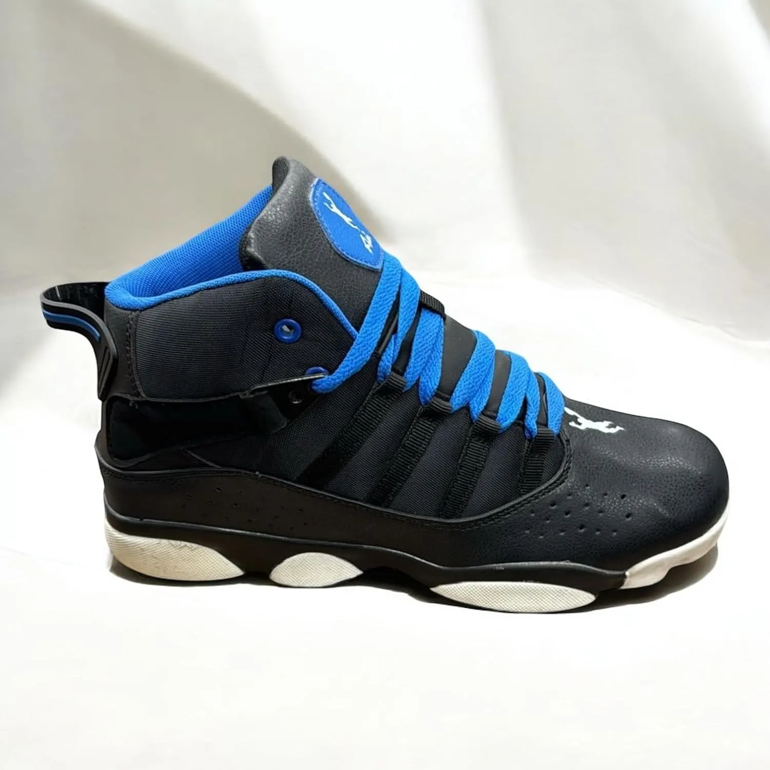Men's High-Top Basketball Sneakers – Cushioned Support, Breathable Design, Non-Slip Athletic Shoes