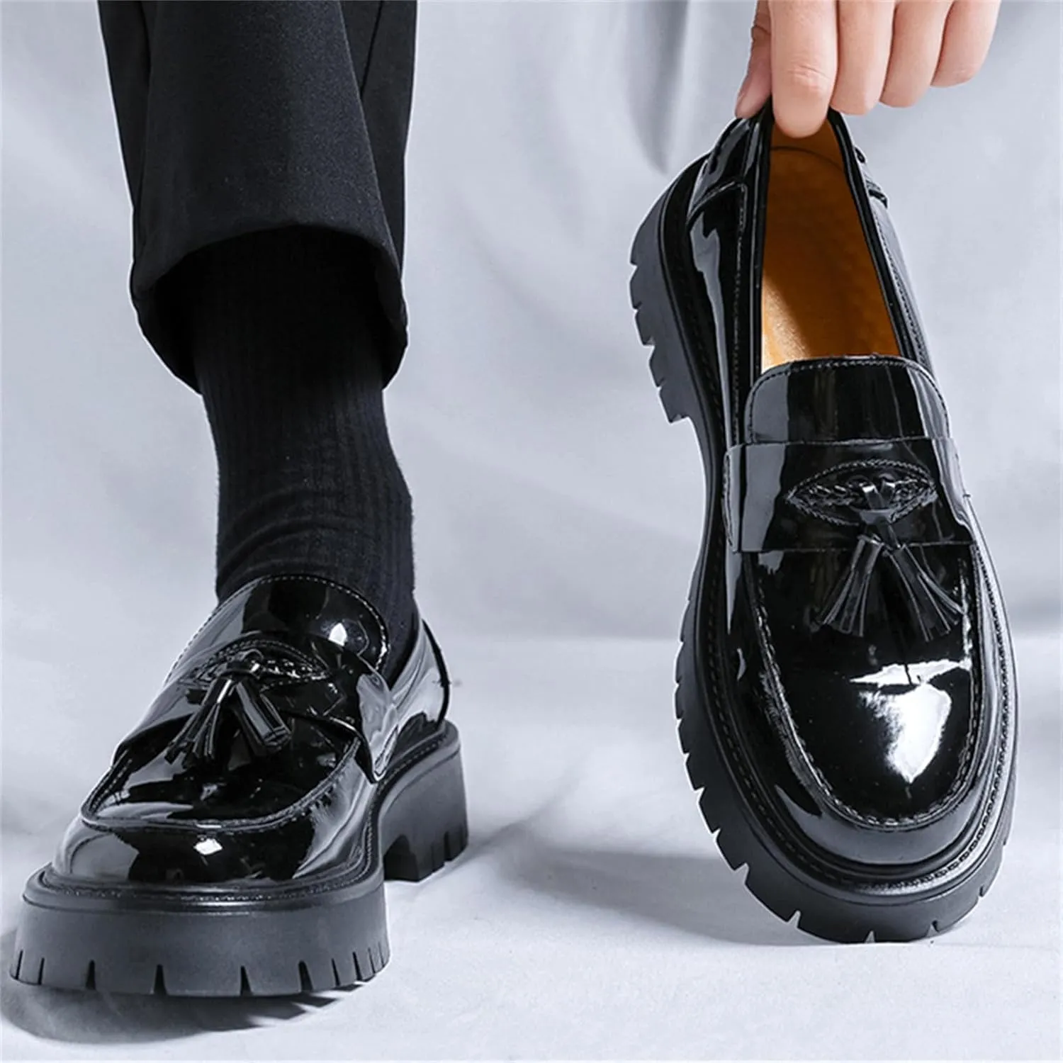 Men's Patent Leather Tassel Platform Slip-On Dress Loafers Non-Slip Round Toe Penny Shoes for Formal Business Work Wedding