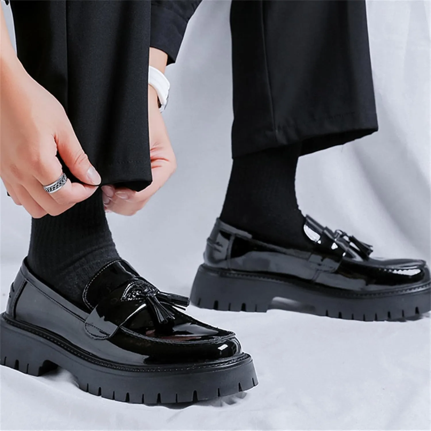 Men's Patent Leather Tassel Platform Slip-On Dress Loafers Non-Slip Round Toe Penny Shoes for Formal Business Work Wedding