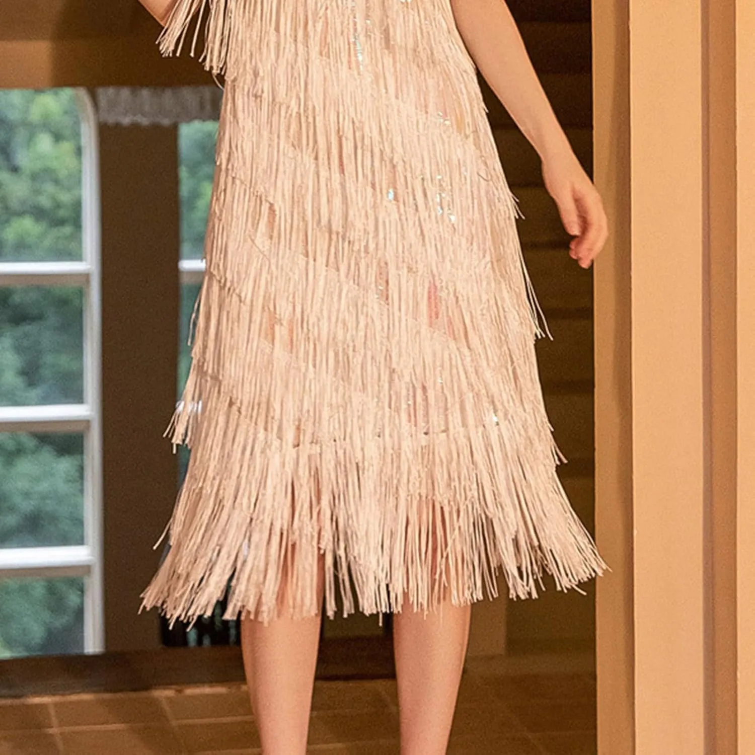 Oplxuo Cocktail Dresses for Women Sexy Deep V-Neck All-Over Fringe Spaghetti Straps Dress Sequins Feather Prom Party Dress