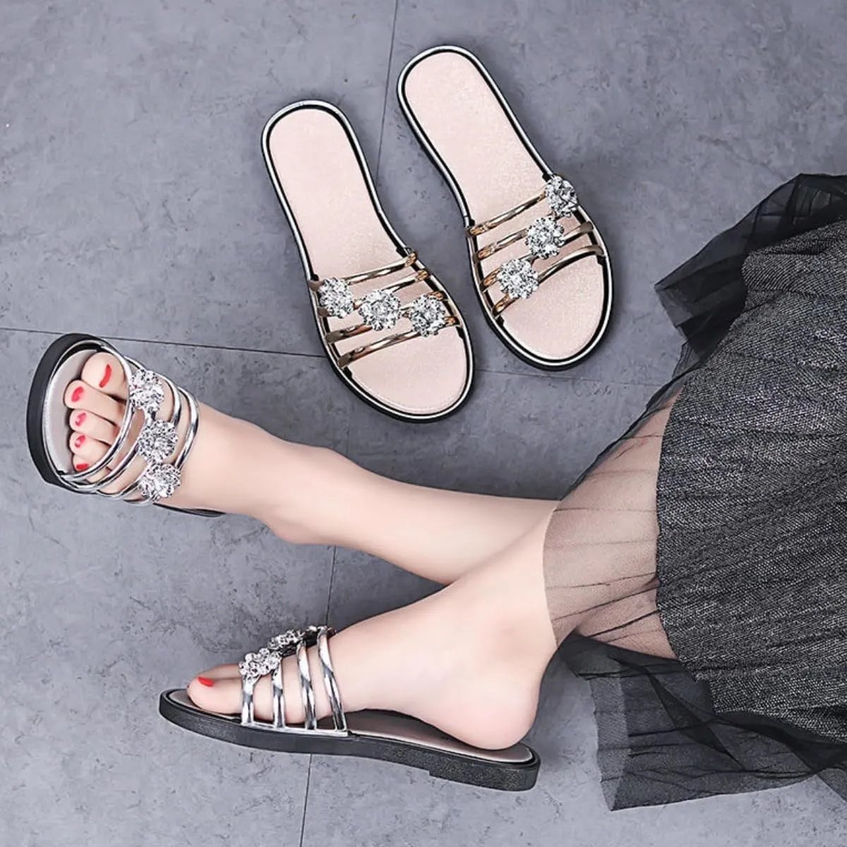 Shiny Diamond black flat Slide Sandals for Women Flip-flops Slip-On Fashionable Slippers for Summer Vacation