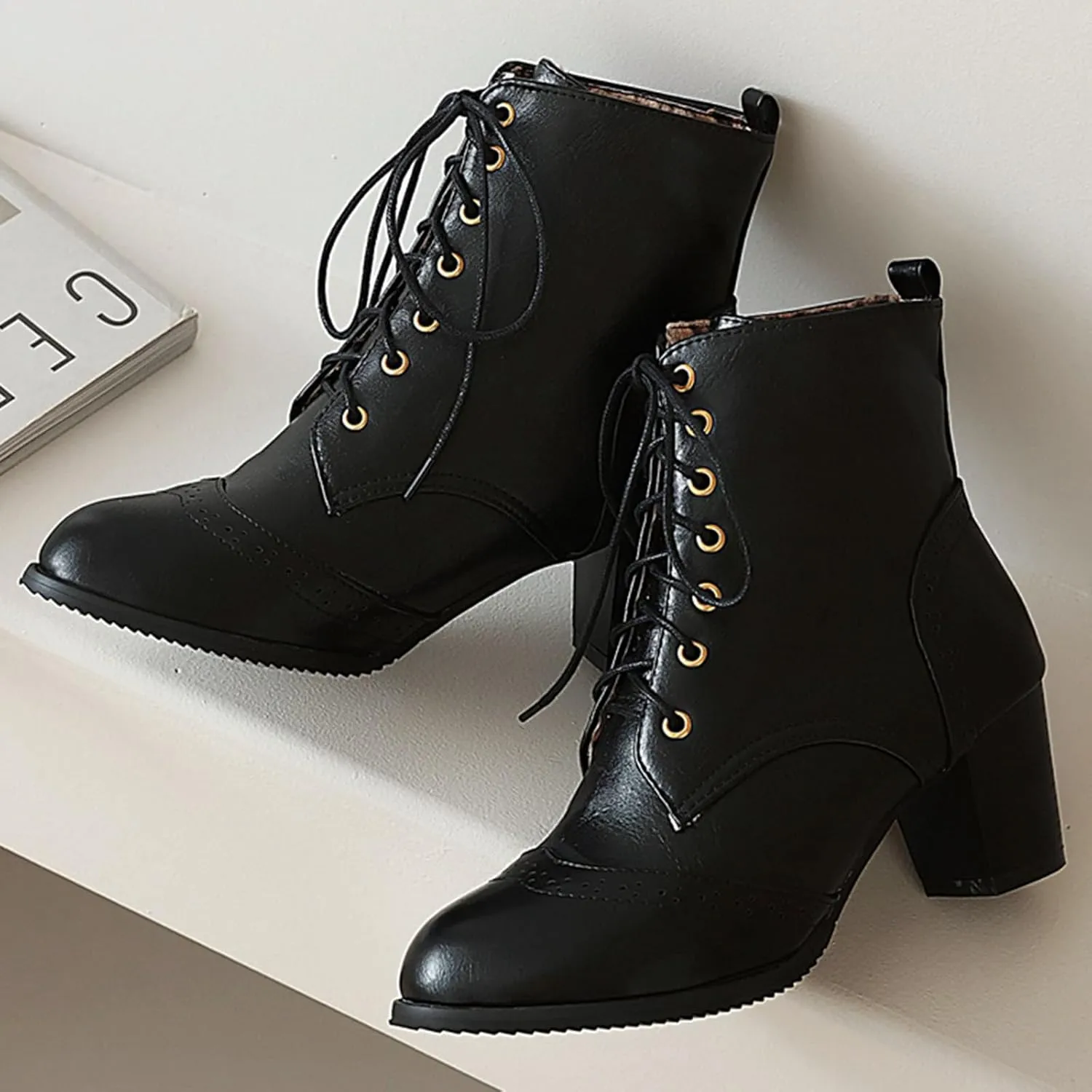 UniqueStride Women's Brogue Ankle Boots Lace Up Ankle Bootie with Chunky Block Heel Round Toe Shoes