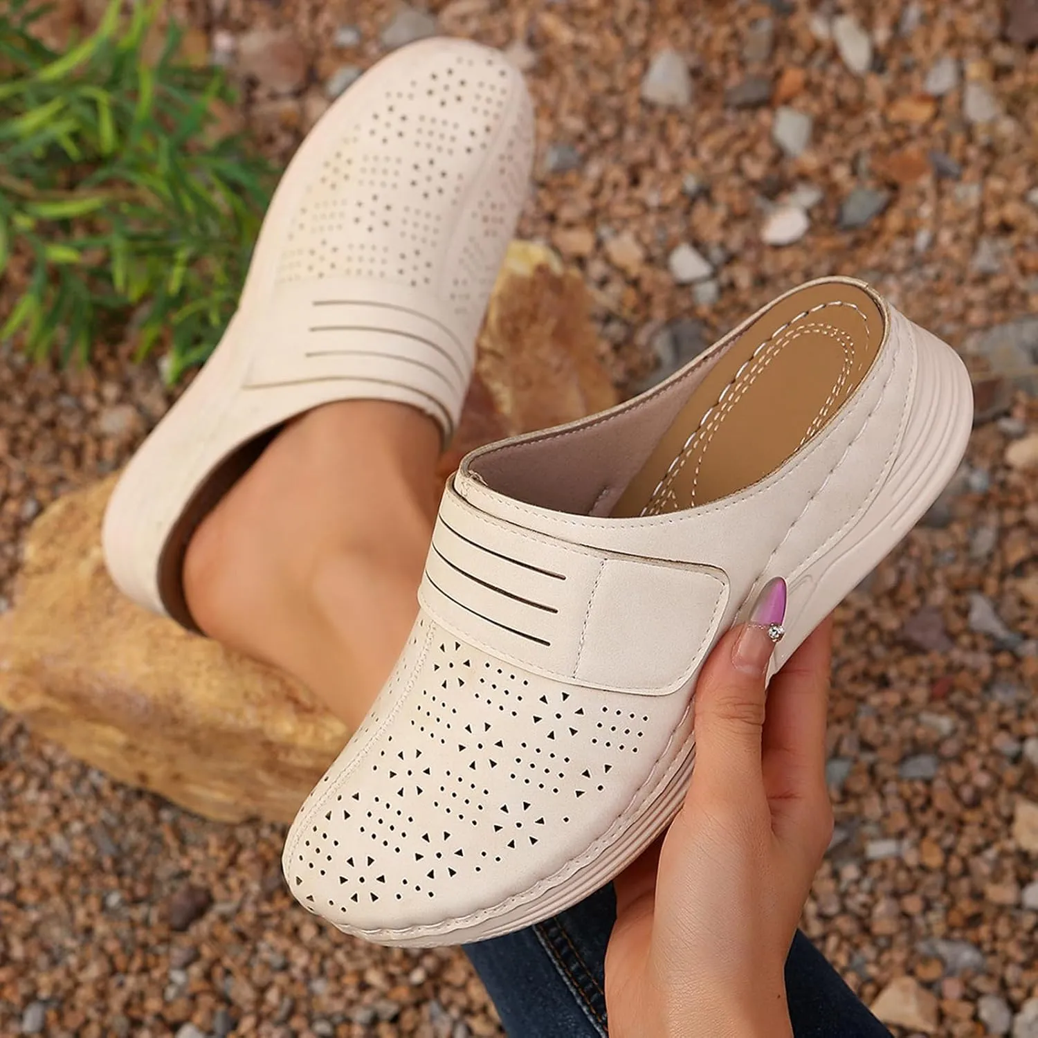 Women's Mules & Clogs Closed Toe Sandals Comfortable Sandals Casual Clogs Non Slip Mules Summer Outdoor Mule with Arch Support