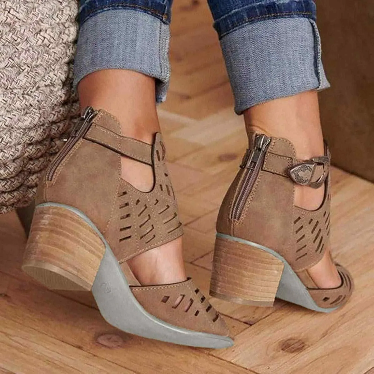 ZBYY Women's Peep Toe Sandals Summer Double Buckle Cutout Side Strap Sandals Chunky Block Low Heel Ankle Strap Sandals